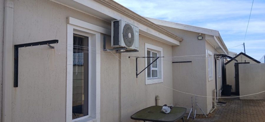 3 Bedroom Property for Sale in Heiderand Western Cape